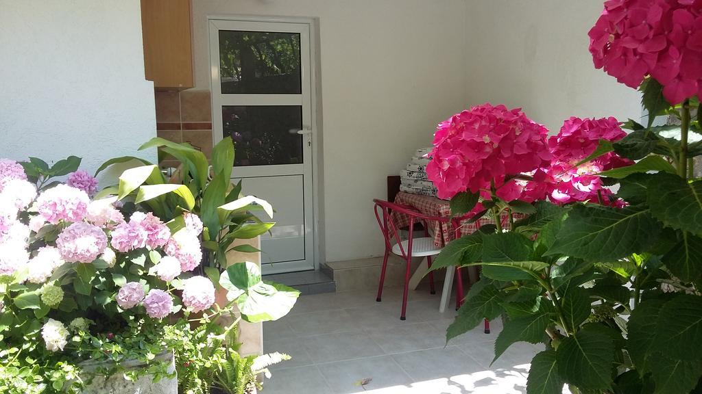Apartments Slavica Rafailovici Budva Bagian luar foto